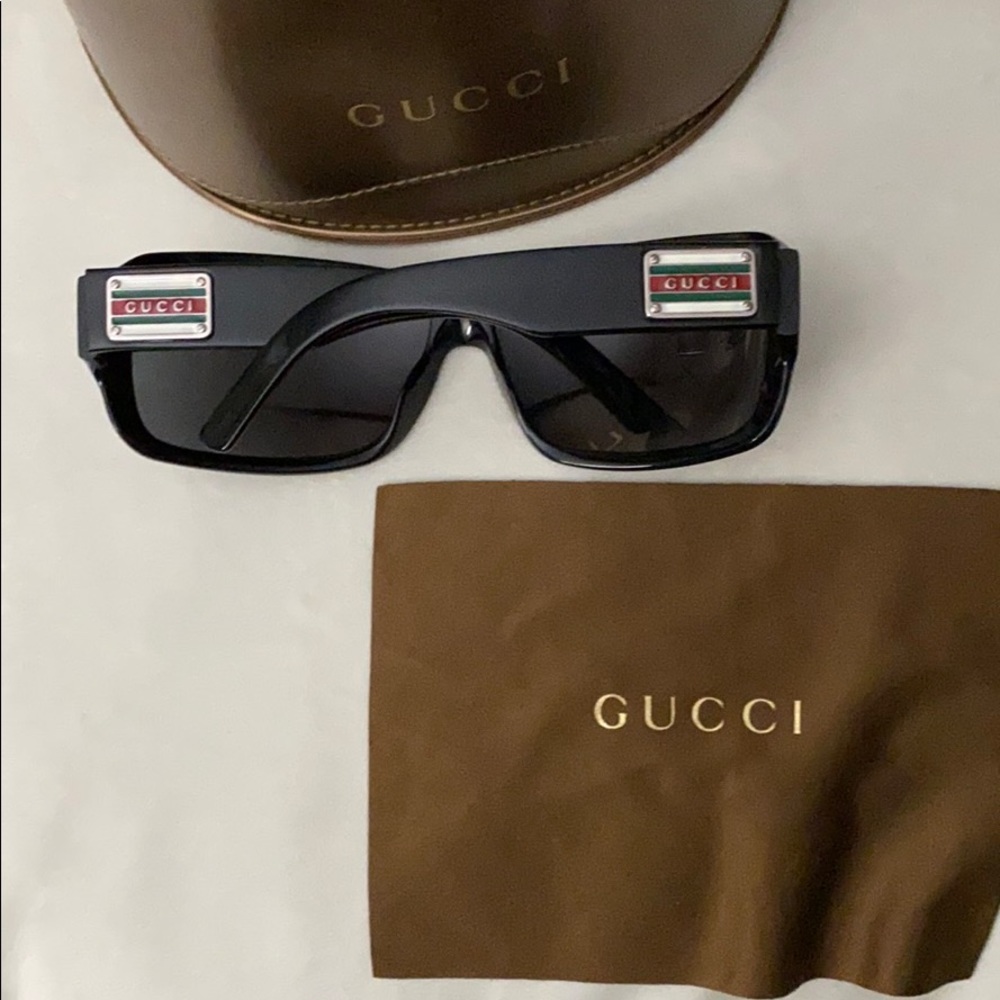 Unisex Gucci sunglasses. EUC. Like new. - Picture 2 of 3